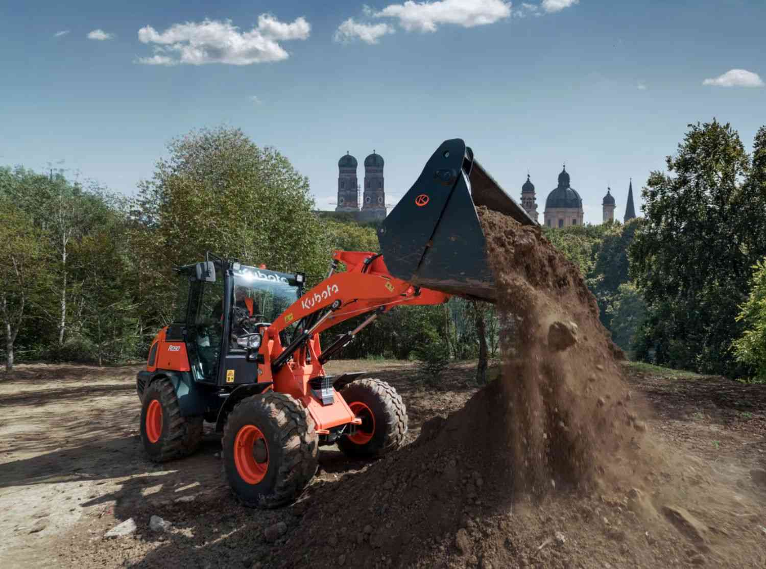 Колесный погрузчик Kubota R090